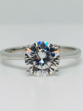 2ct MOISSANITE Ring size 8